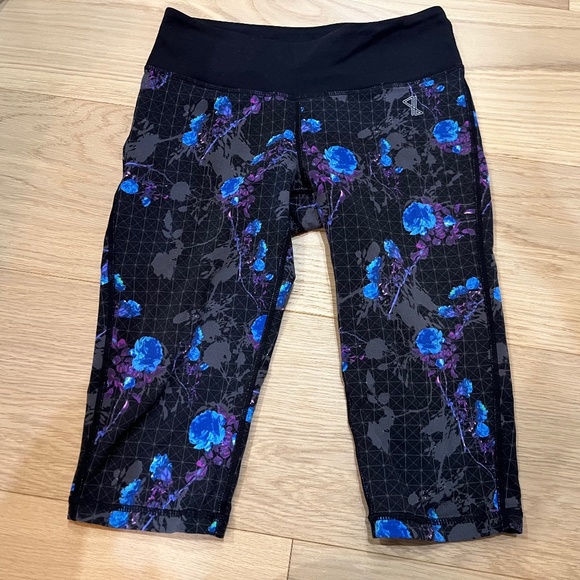 TNA parklife knee length tights size XS - Picture 1 of 3